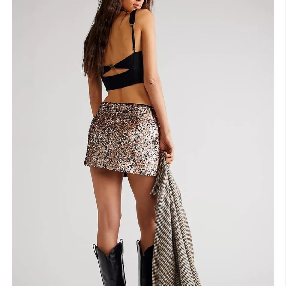 NWT Free People Annalise Black and Gold Sequin Mini Skirt Size 8 - Picture 4 of 12